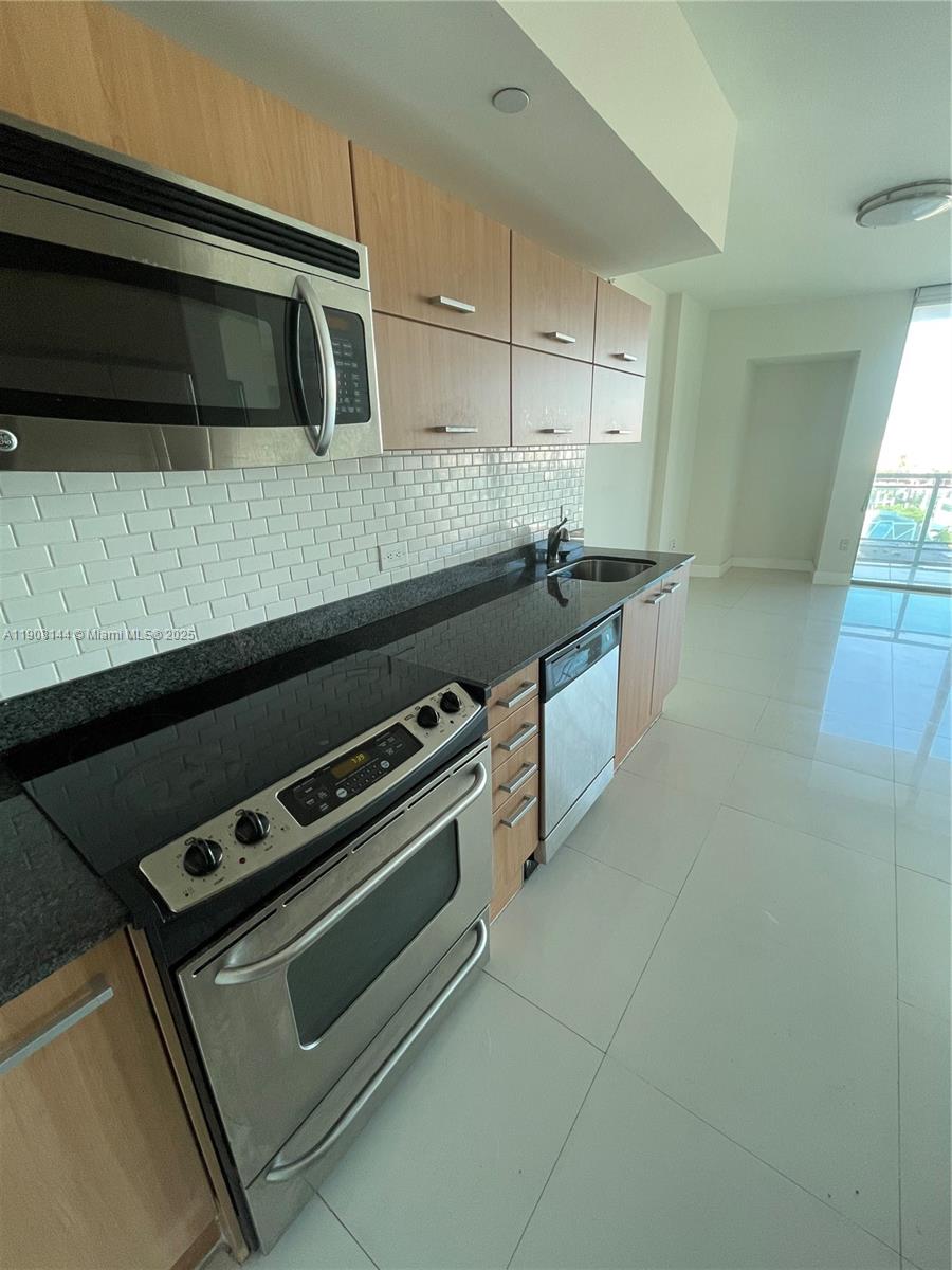 WIND CONDO - Residential Lease