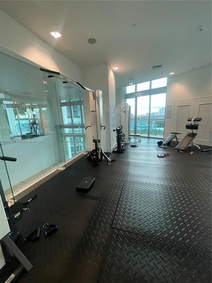 WIND CONDO - Residential Lease