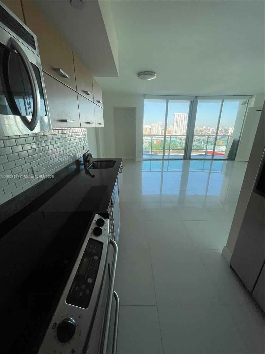 WIND CONDO - Residential Lease