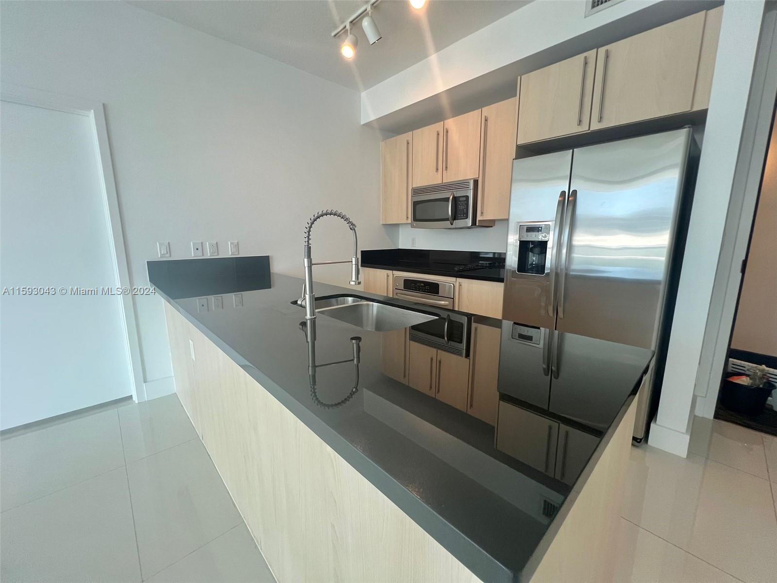 THE AXIS ON BRICKELL II C - Residential Lease