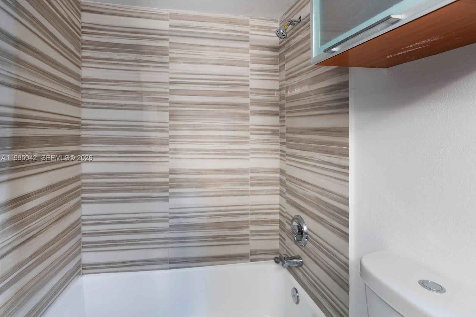 Roling Green Condo E - Residential