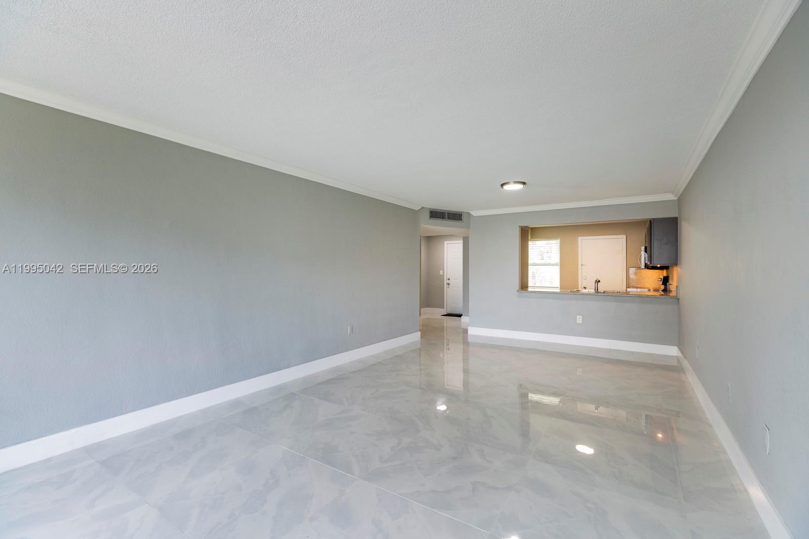 Roling Green Condo E - Residential