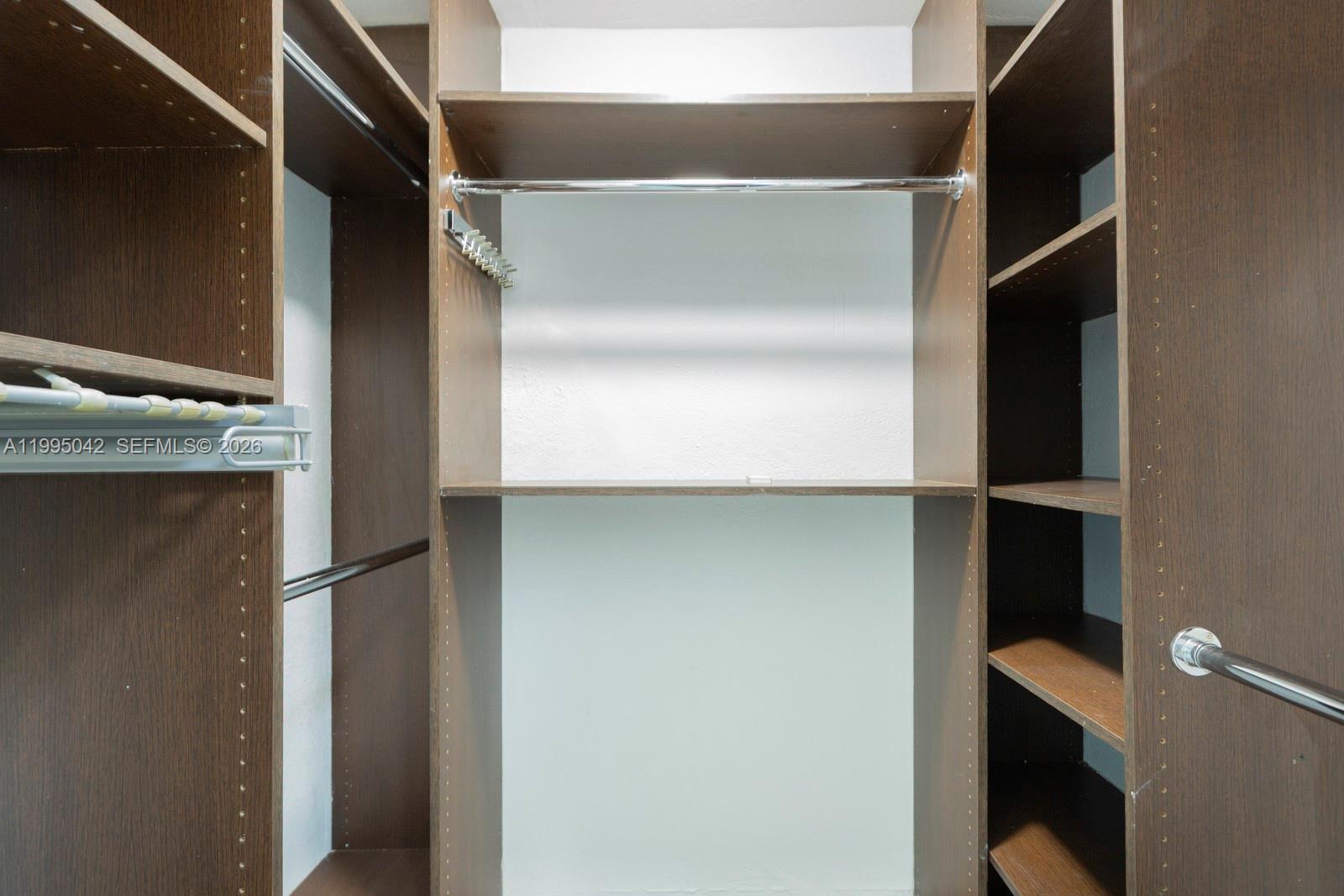 Roling Green Condo E - Residential