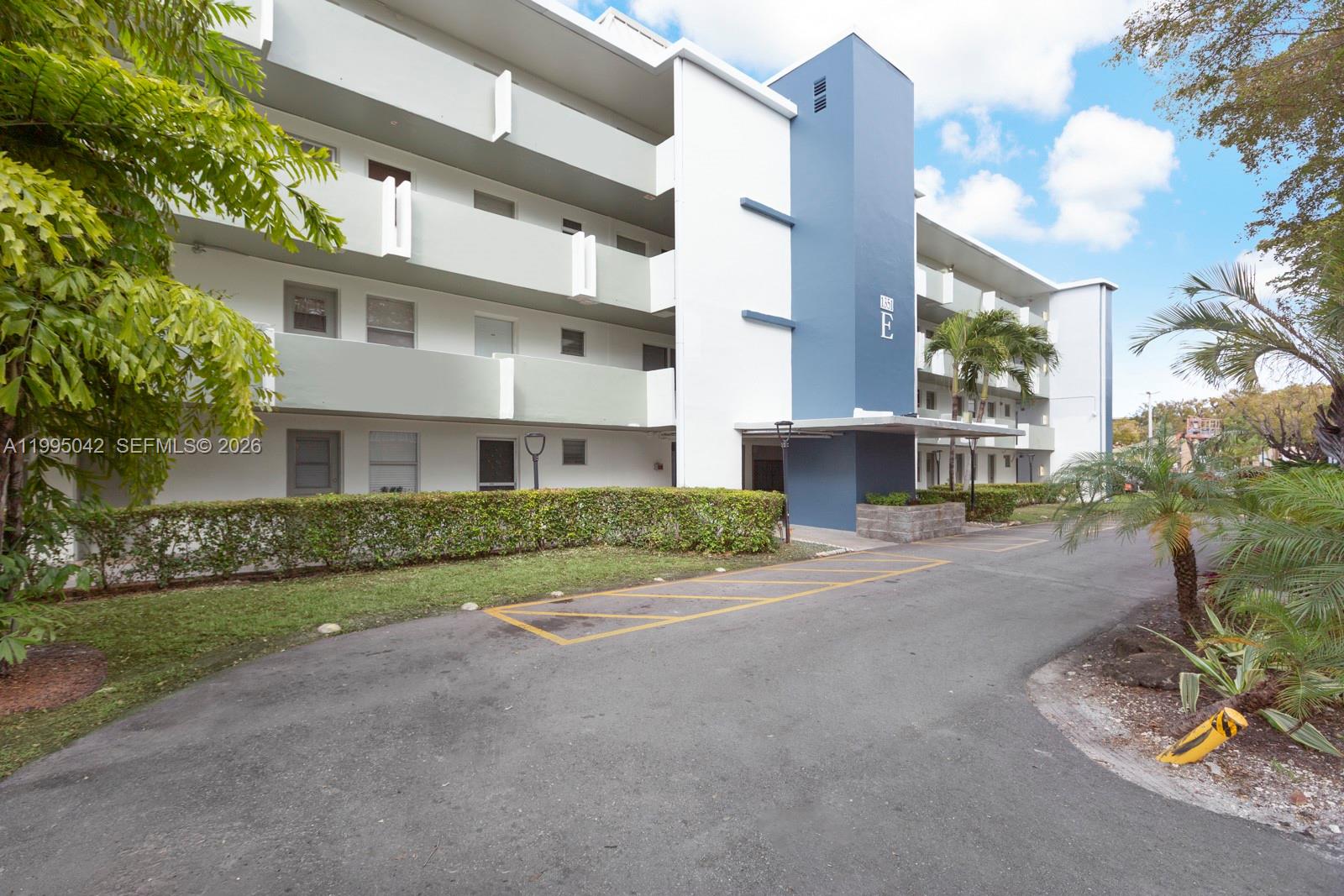 1351 NE 191 St E 106