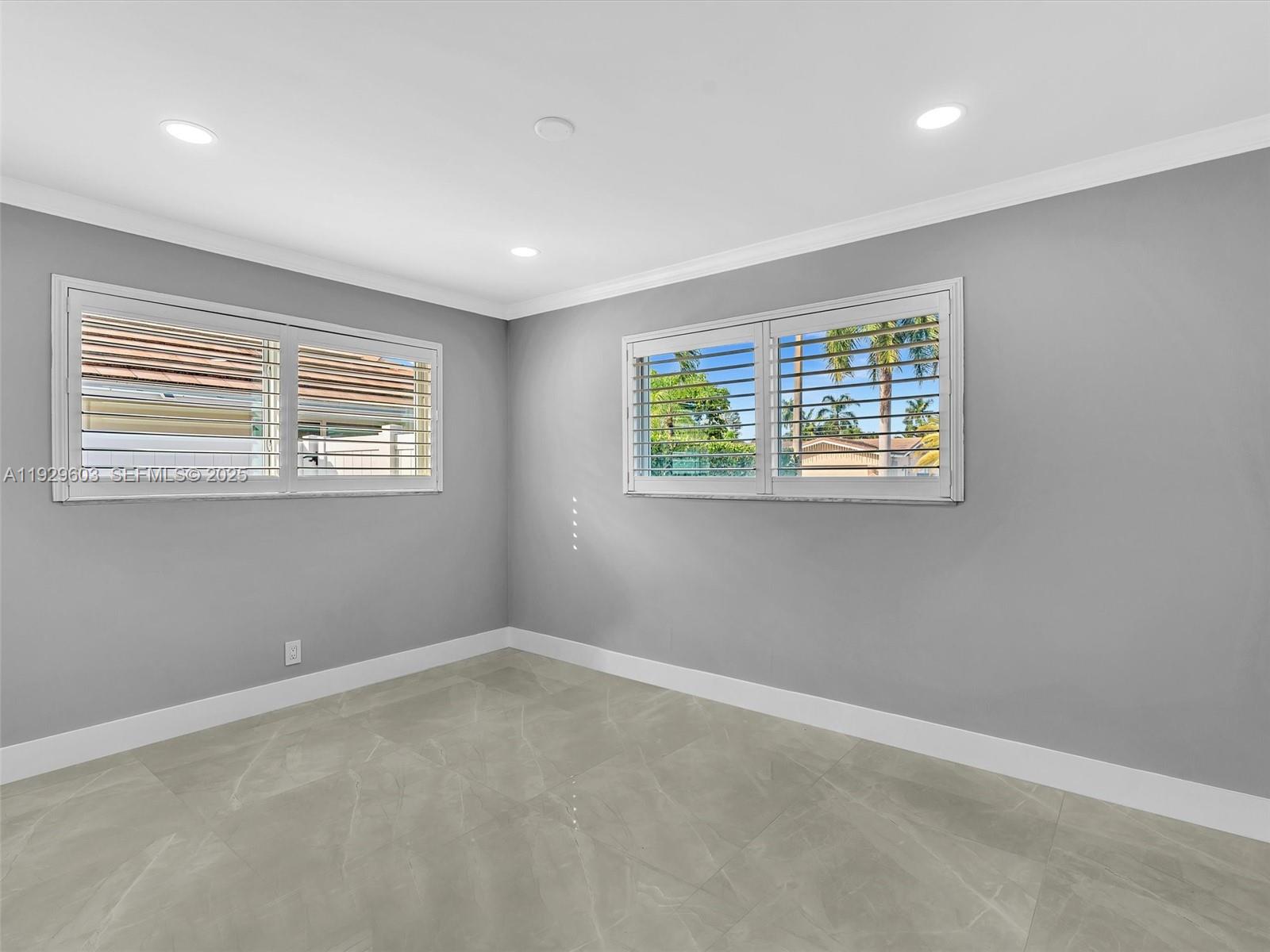 IMPERIAL POINT 2 SEC - Residential