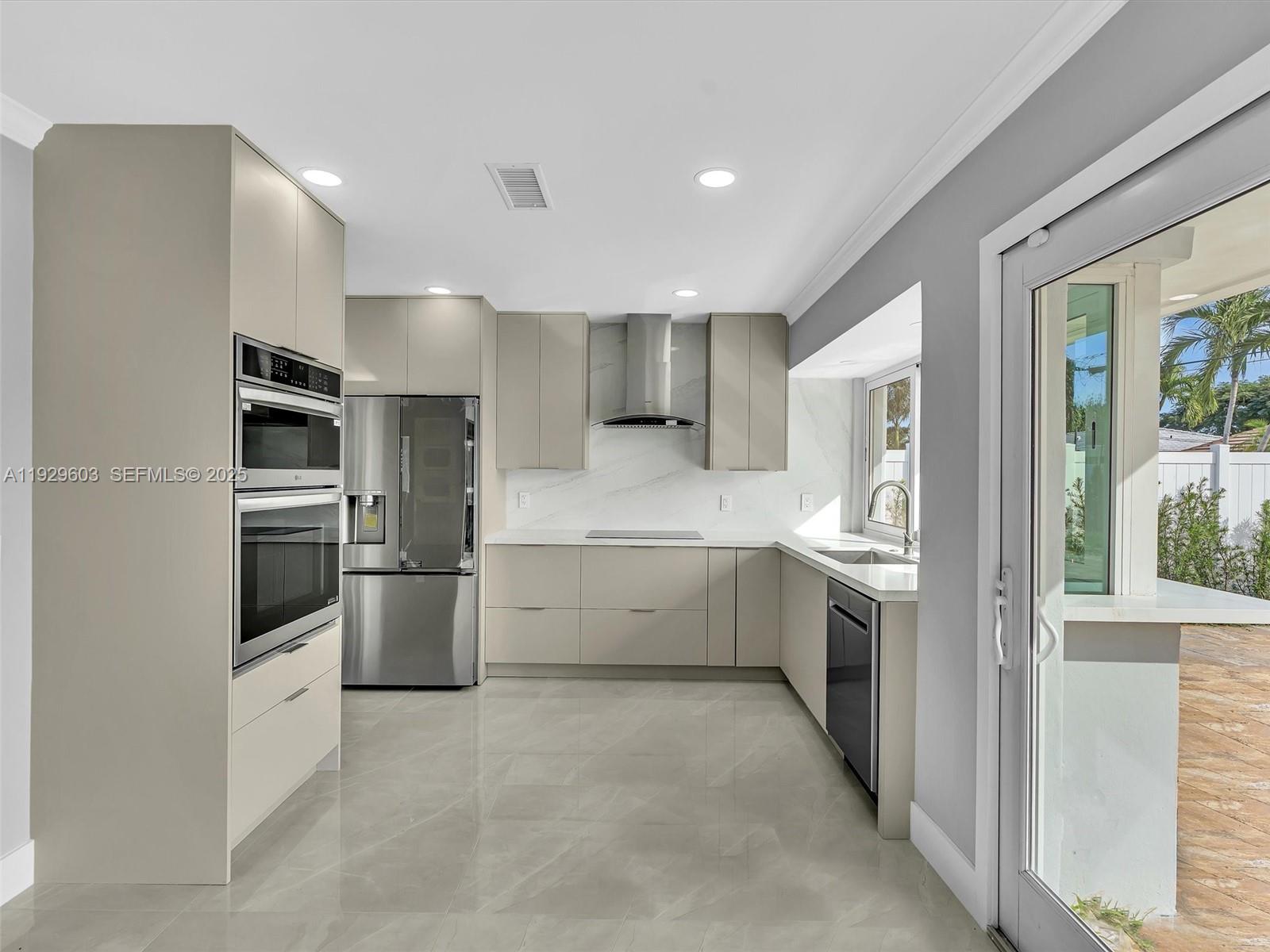 IMPERIAL POINT 2 SEC - Residential