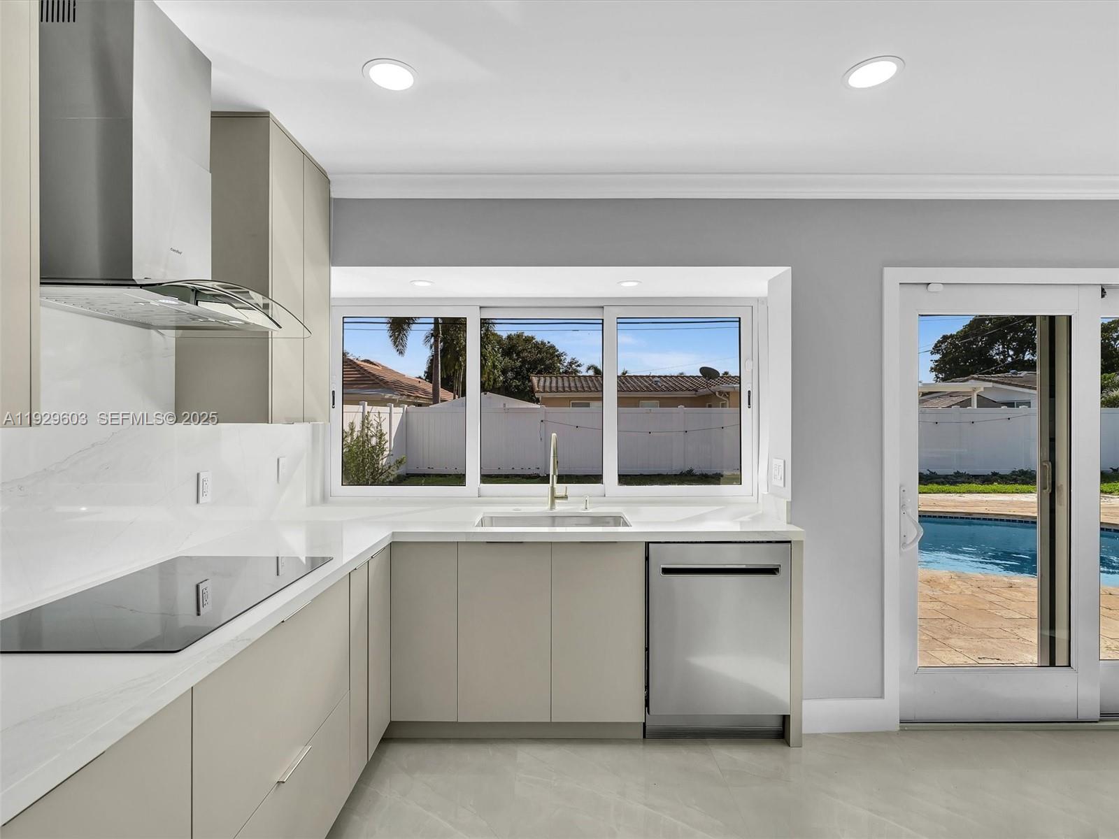 IMPERIAL POINT 2 SEC - Residential