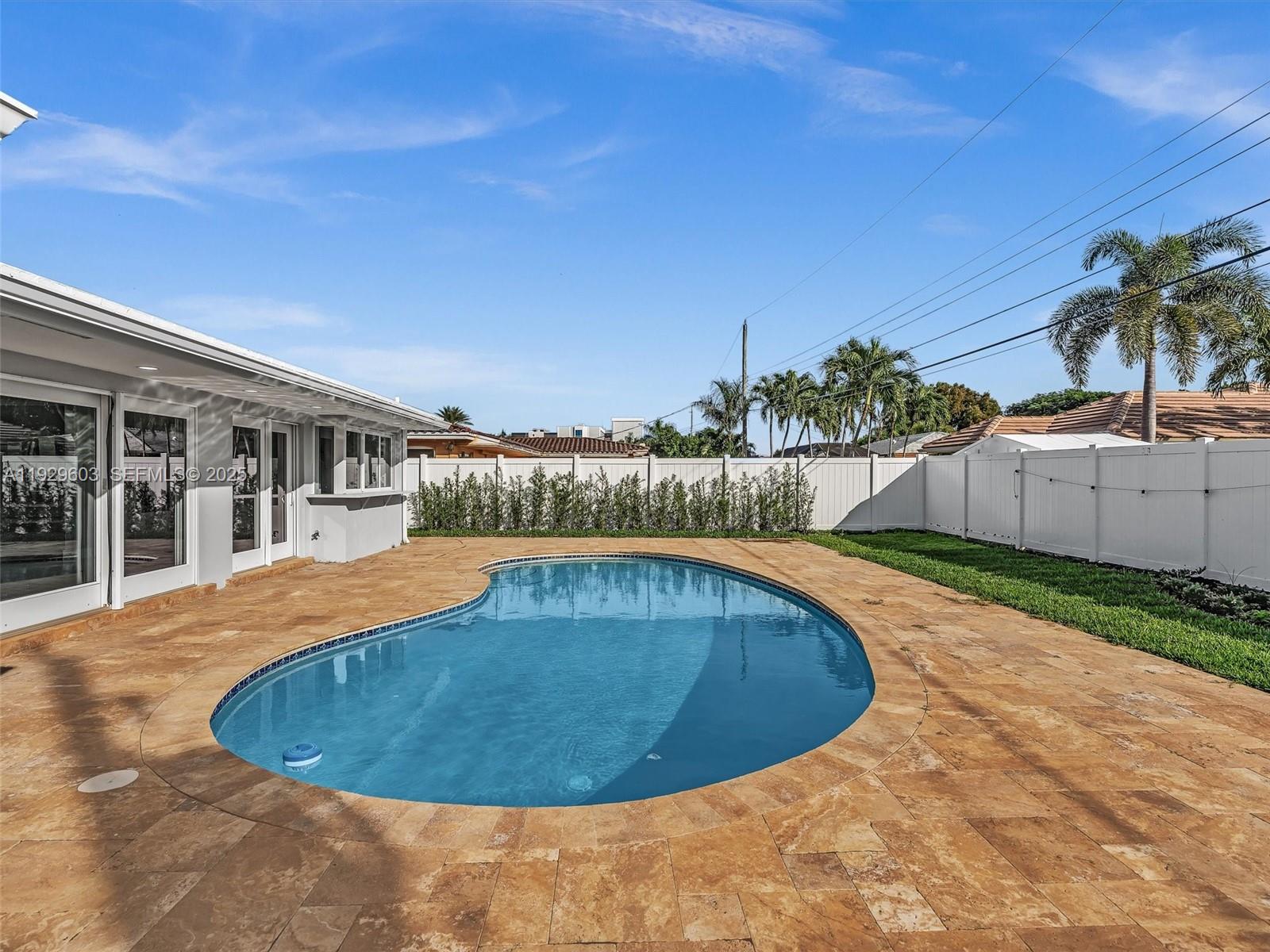 IMPERIAL POINT 2 SEC - Residential