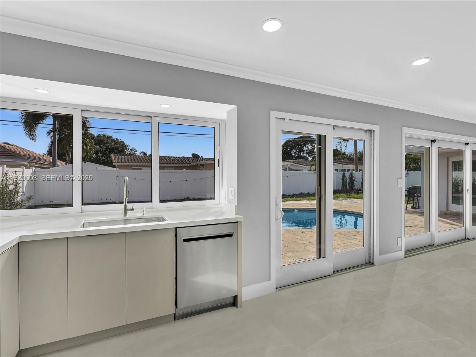 IMPERIAL POINT 2 SEC - Residential