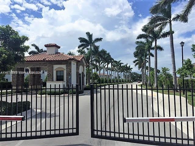 COCO PALM ESTATES - Residential