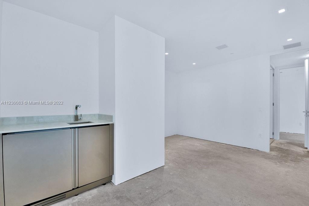 18975 COLLINS CONDO - Residential