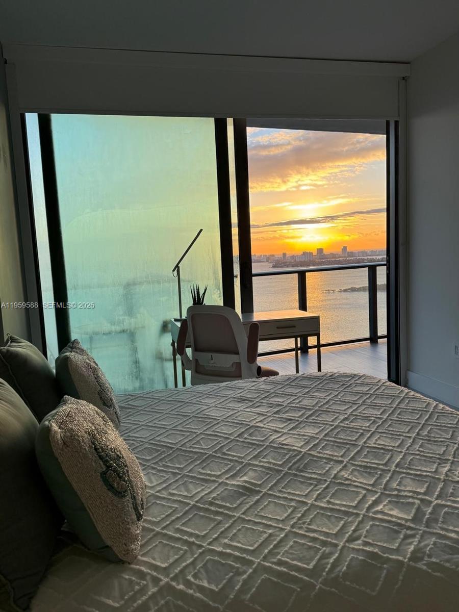 ICON BAY CONDO - Residential Lease