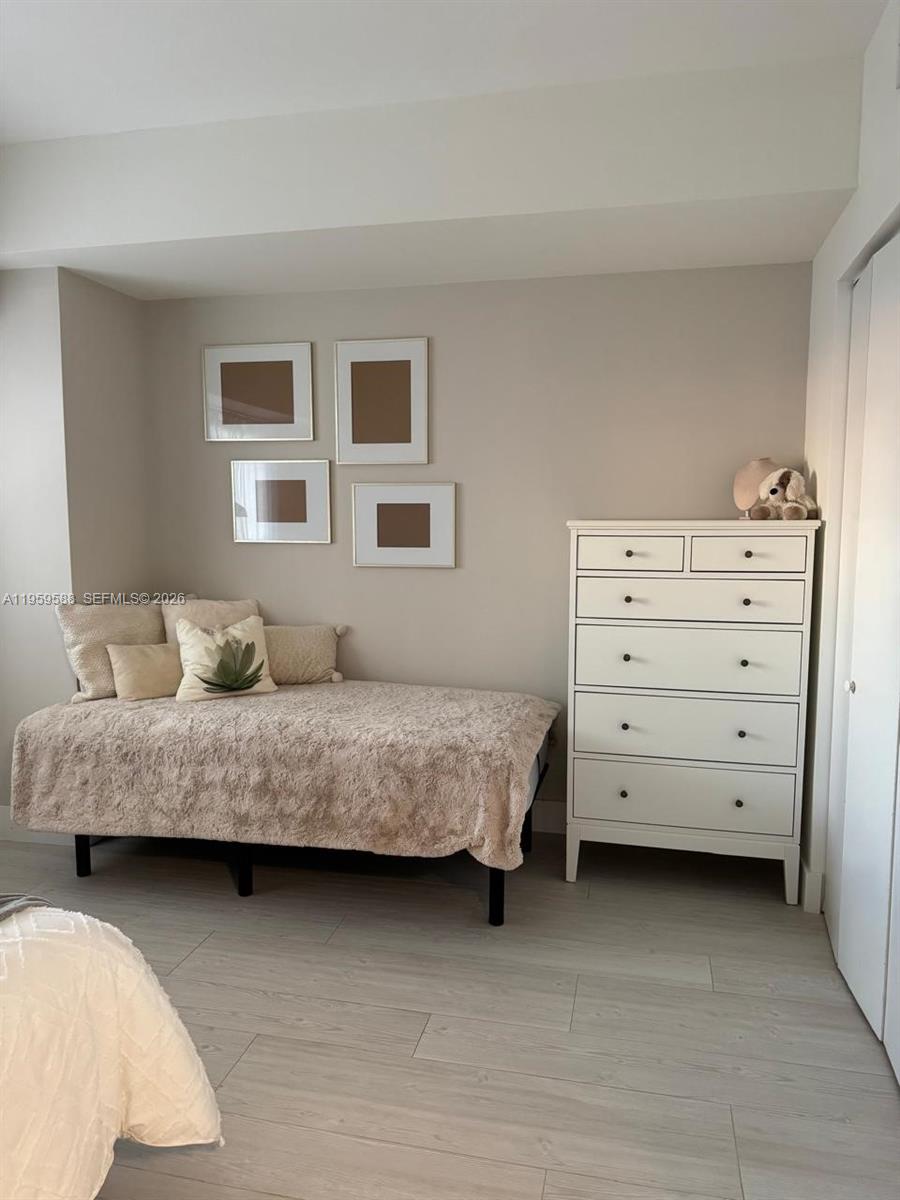 ICON BAY CONDO - Residential Lease