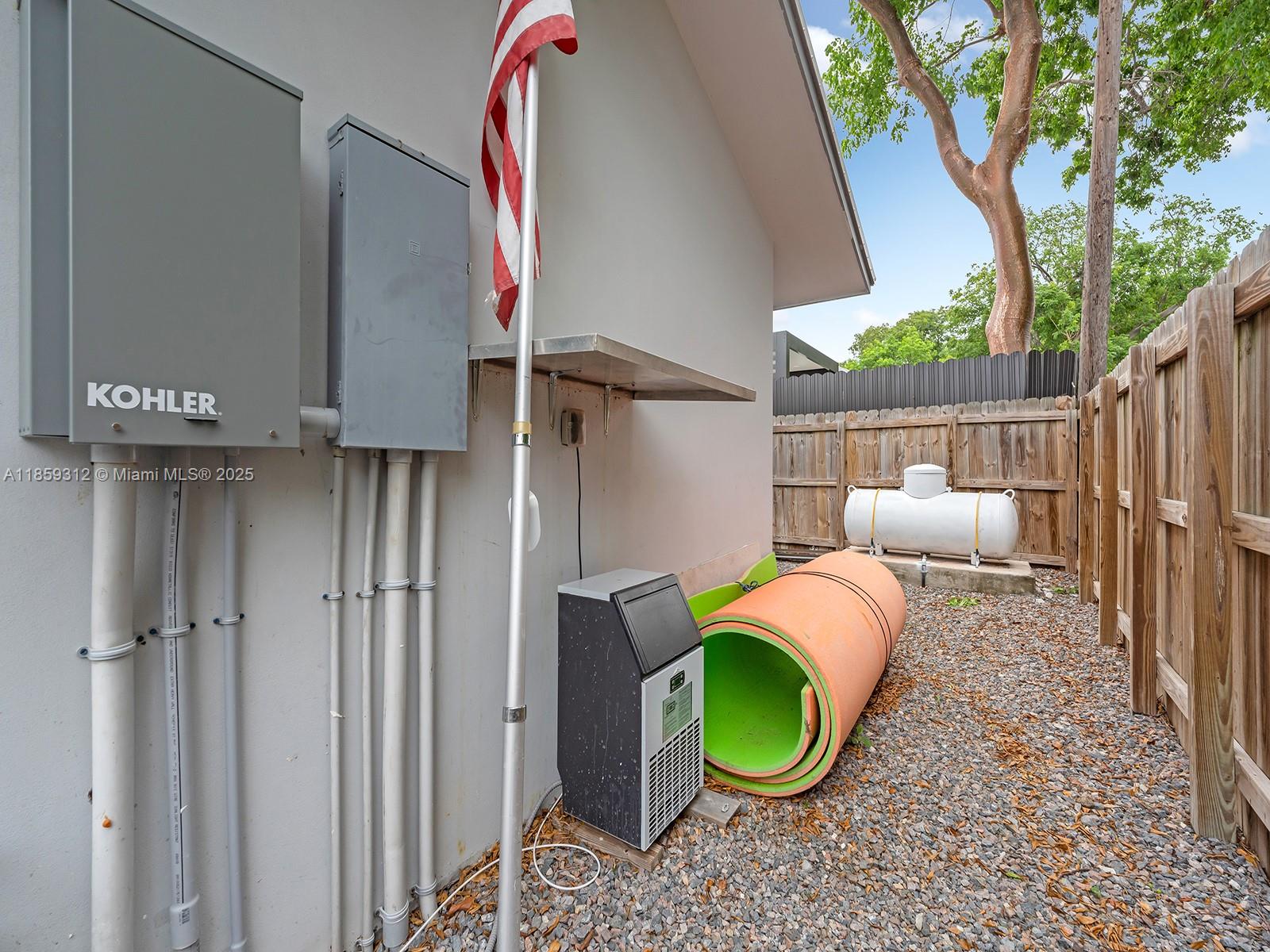 LARGO SOUND PARK - Residential Lease