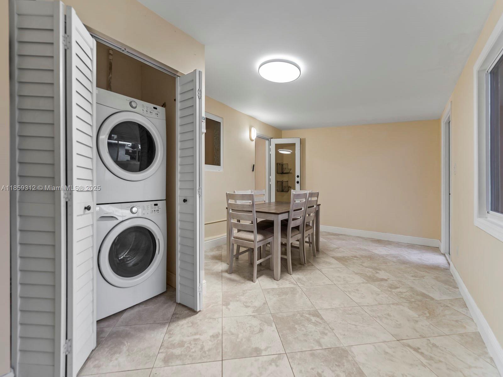 LARGO SOUND PARK - Residential Lease