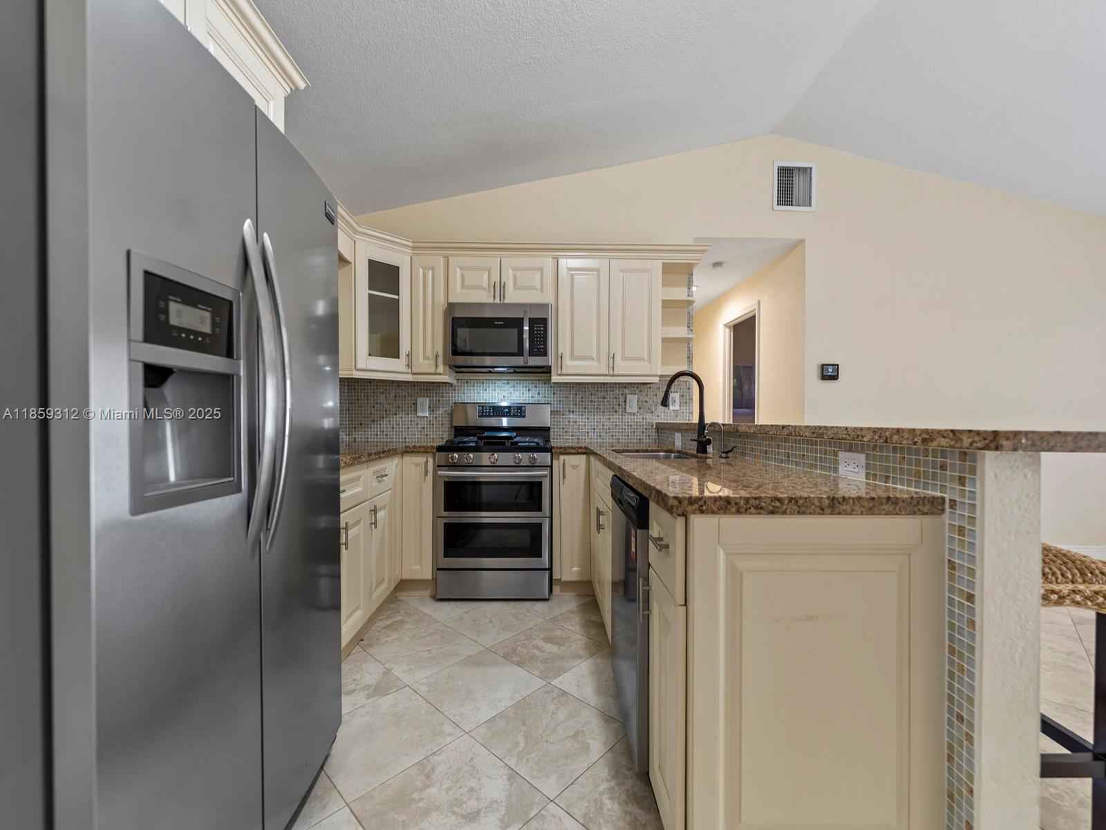 LARGO SOUND PARK - Residential Lease