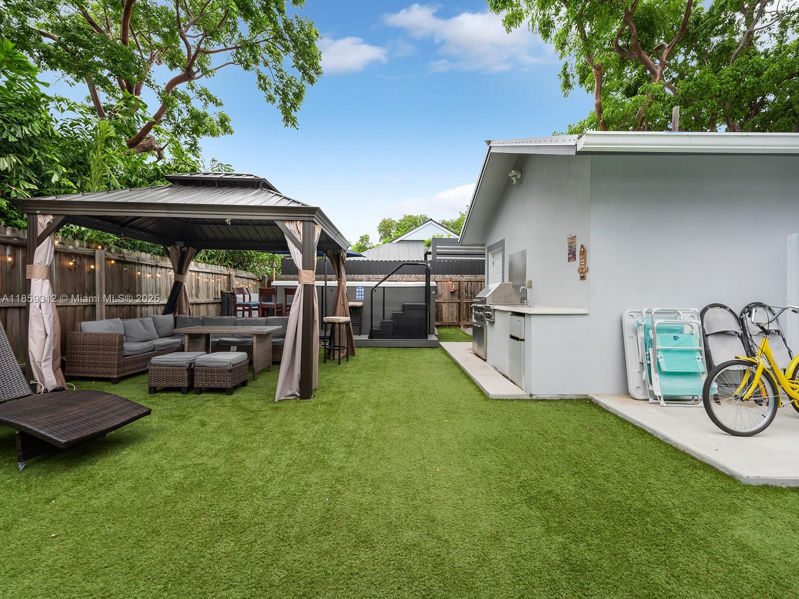 LARGO SOUND PARK - Residential Lease
