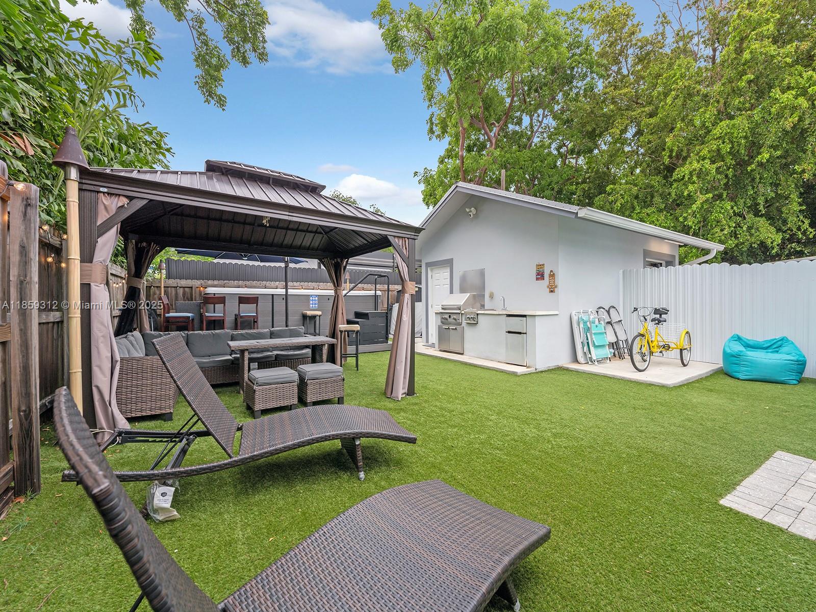 LARGO SOUND PARK - Residential Lease
