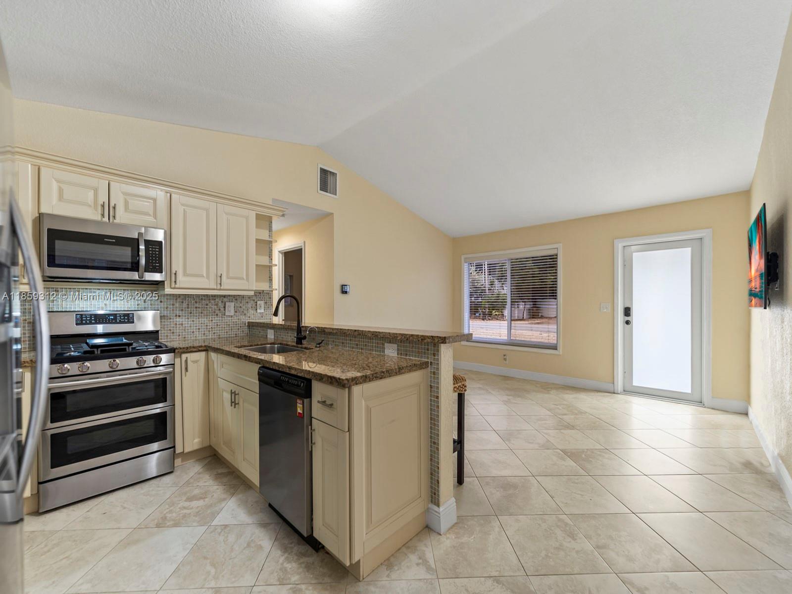 LARGO SOUND PARK - Residential Lease