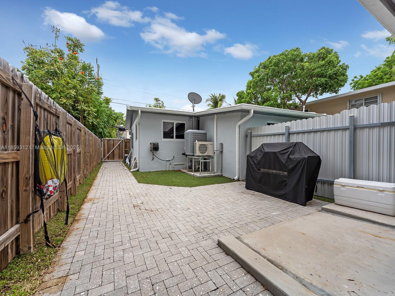 LARGO SOUND PARK - Residential Lease
