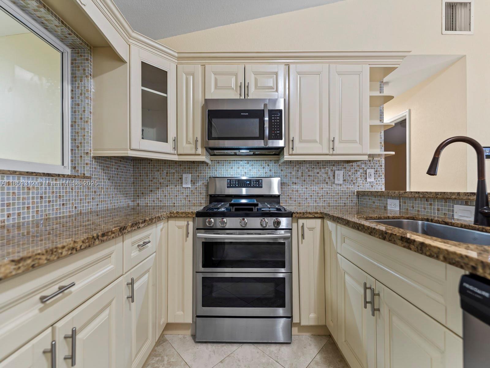 LARGO SOUND PARK - Residential Lease