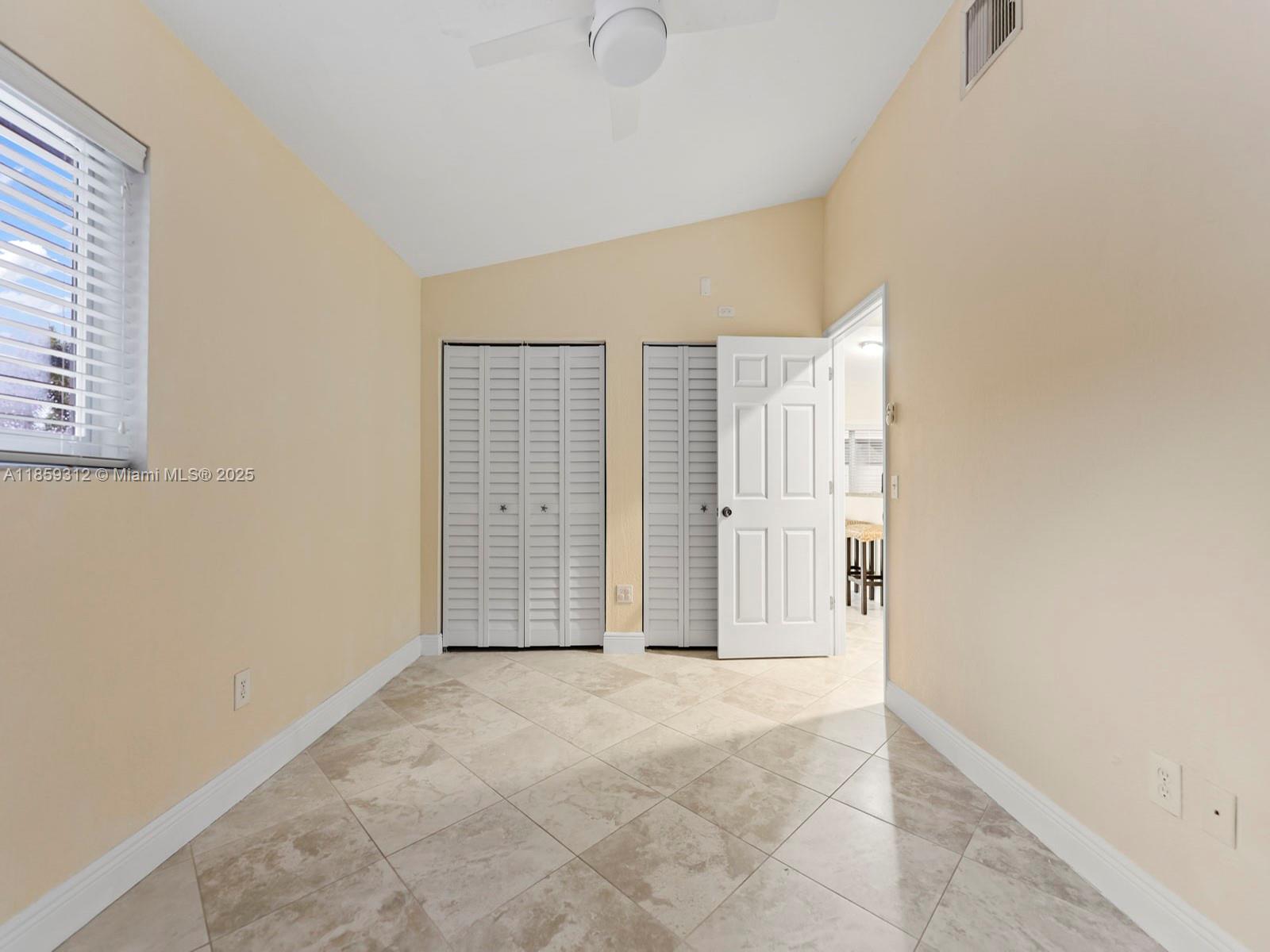 LARGO SOUND PARK - Residential Lease