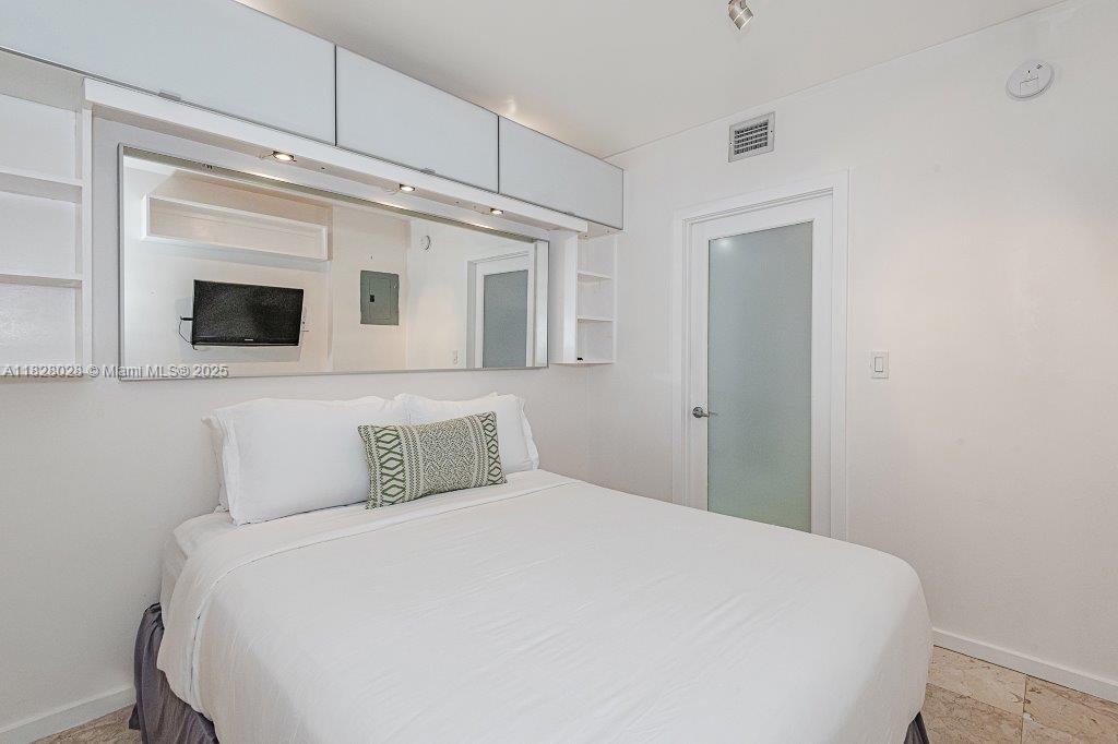 RONEY PALACE CONDO - Residential Lease