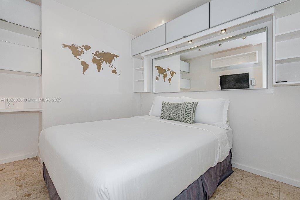 RONEY PALACE CONDO - Residential Lease