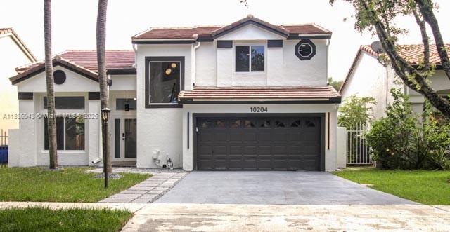 Beautifully and completely renovated 3-bedroom, 2-bathroom, and 1/2 bathroom home in the desirable, guard-gated community of Embassy Lakes. This home offers a functional layout, with a spacious primary suite conveniently located on the first floor. It features an open and airy design with vaulted ceilings, vinyl flooring on the second floor, and Italian porcelain tile throughout the first floor. The bathrooms have also undergone complete renovation. The exterior boasts a charming patio and a low-maintenance yard. The home is equipped with hurricane windows and a newly designed kitchen featuring Samsung appliances and modern ceiling lights.
Residents of Embassy Lakes can enjoy access to community pools, tennis courts, a clubhouse, and scenic walking paths.