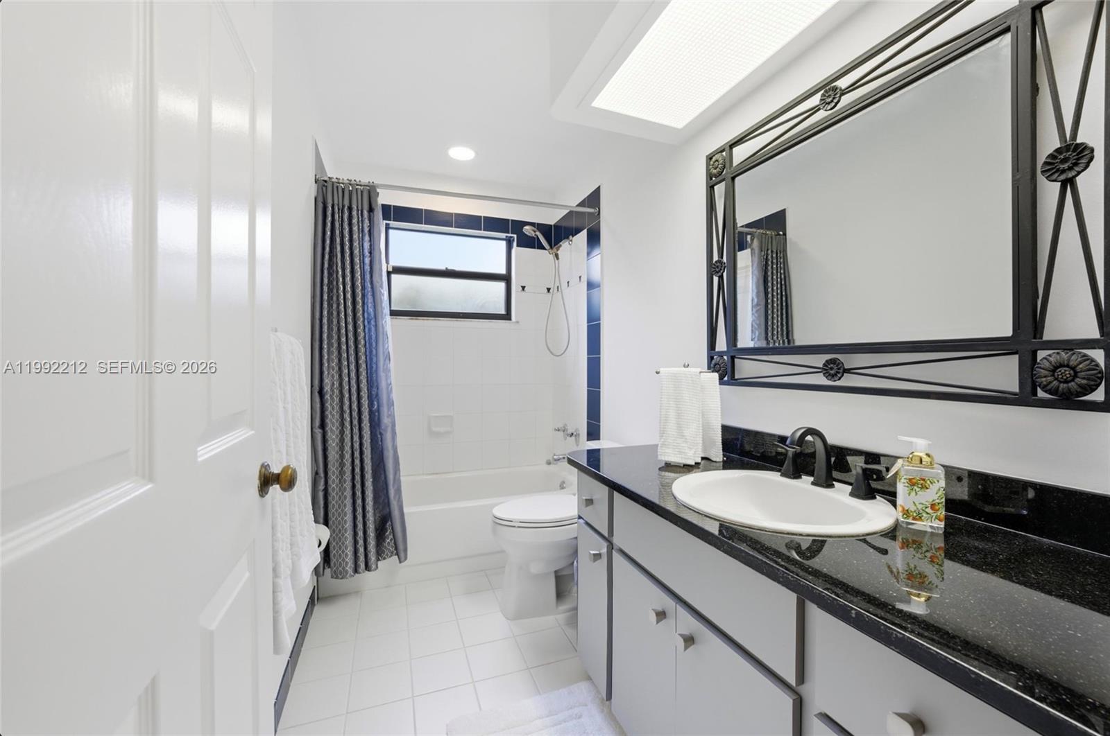 SHORES 1 - Residential