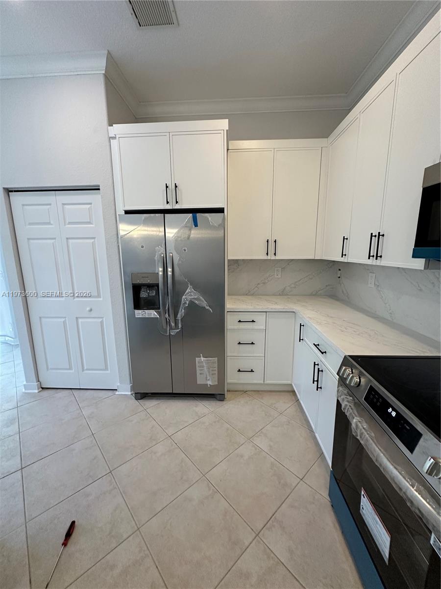 MAPLE RIDGE - Residential