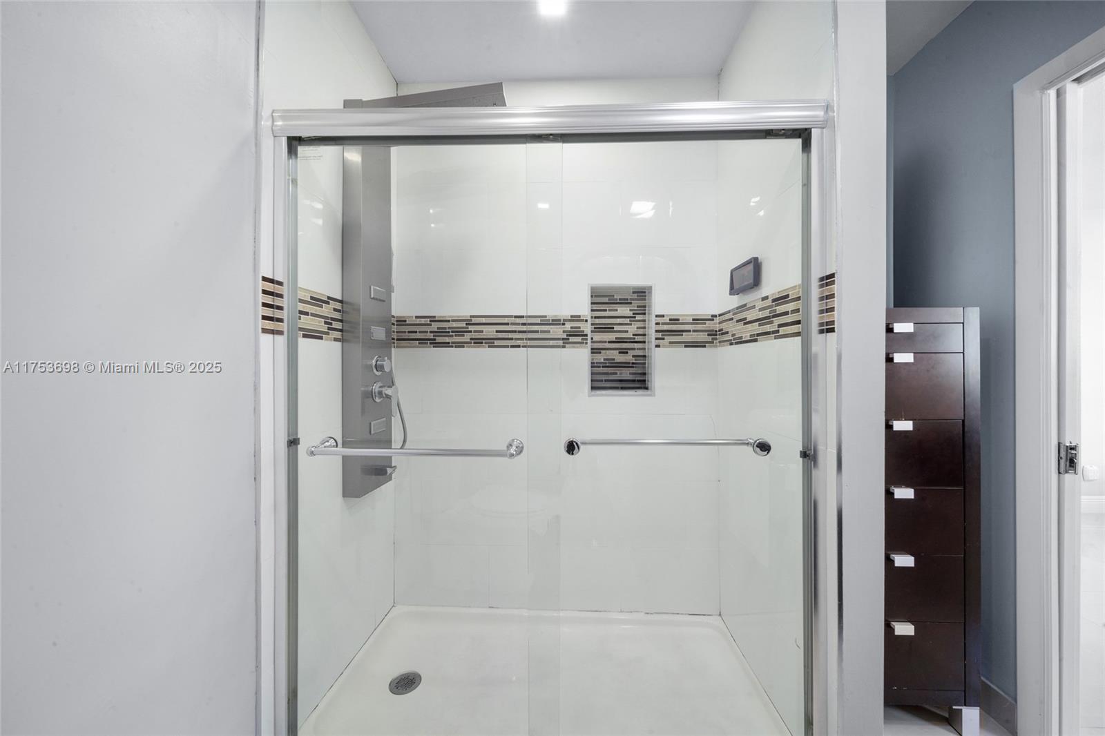 GREEN HILLS PARK WEST NO - Residential