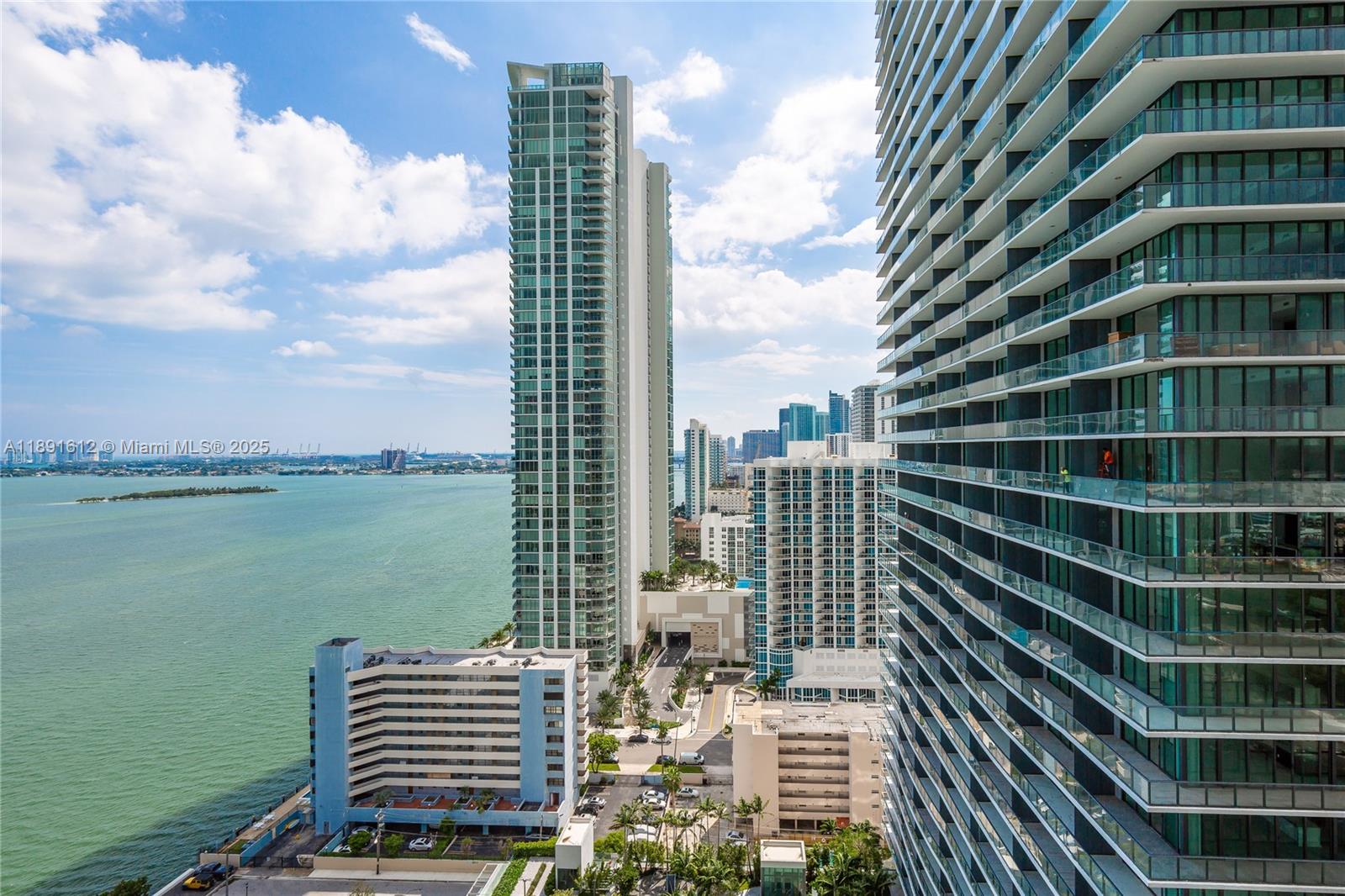 PARAISO BAY CONDO - Residential Lease
