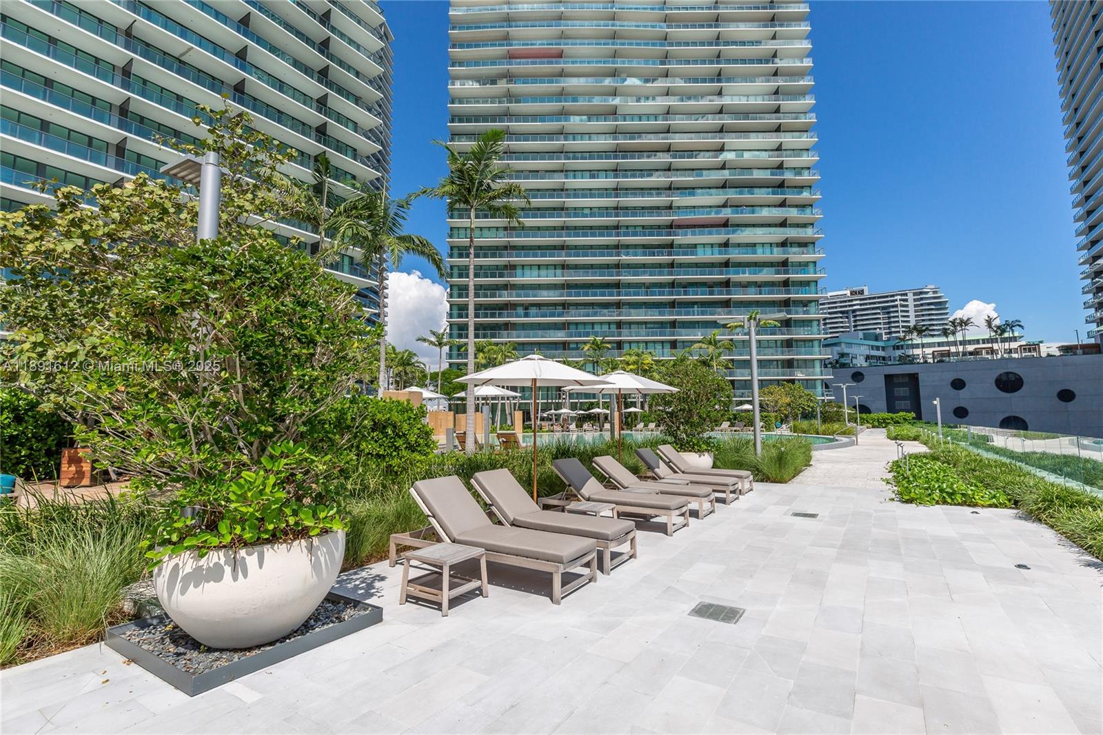 PARAISO BAY CONDO - Residential Lease