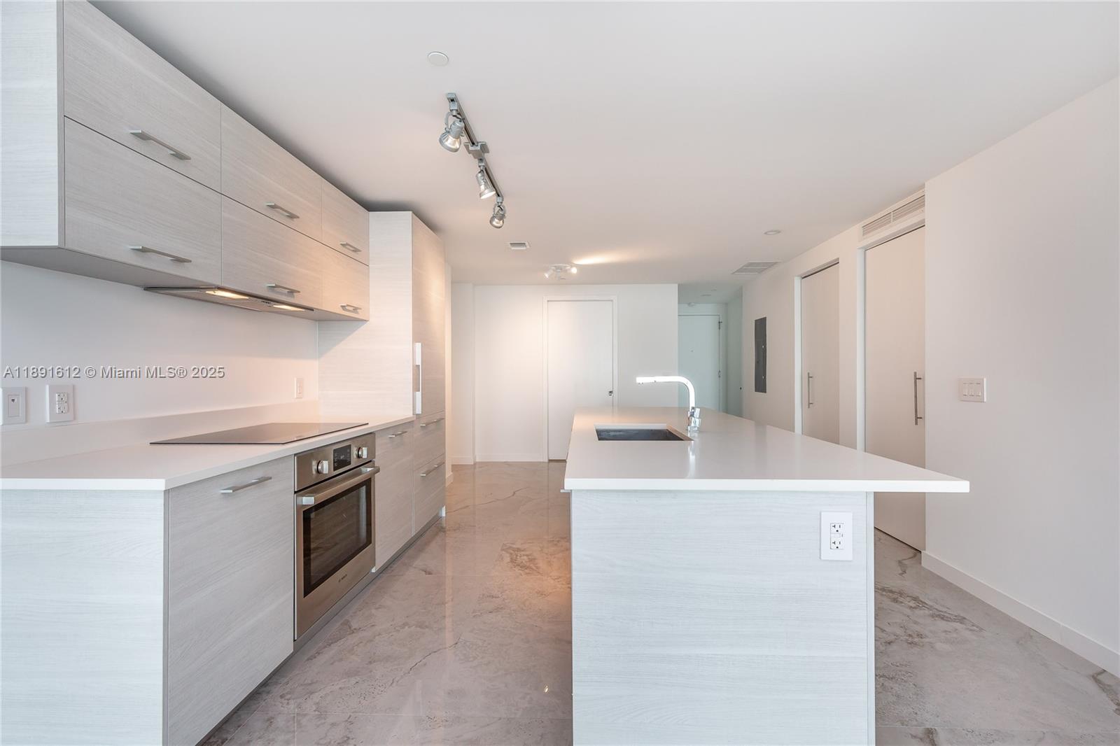 PARAISO BAY CONDO - Residential Lease