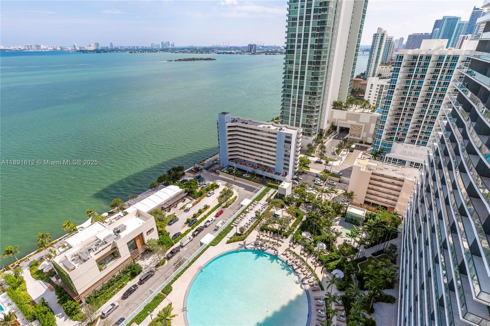 PARAISO BAY CONDO - Residential Lease