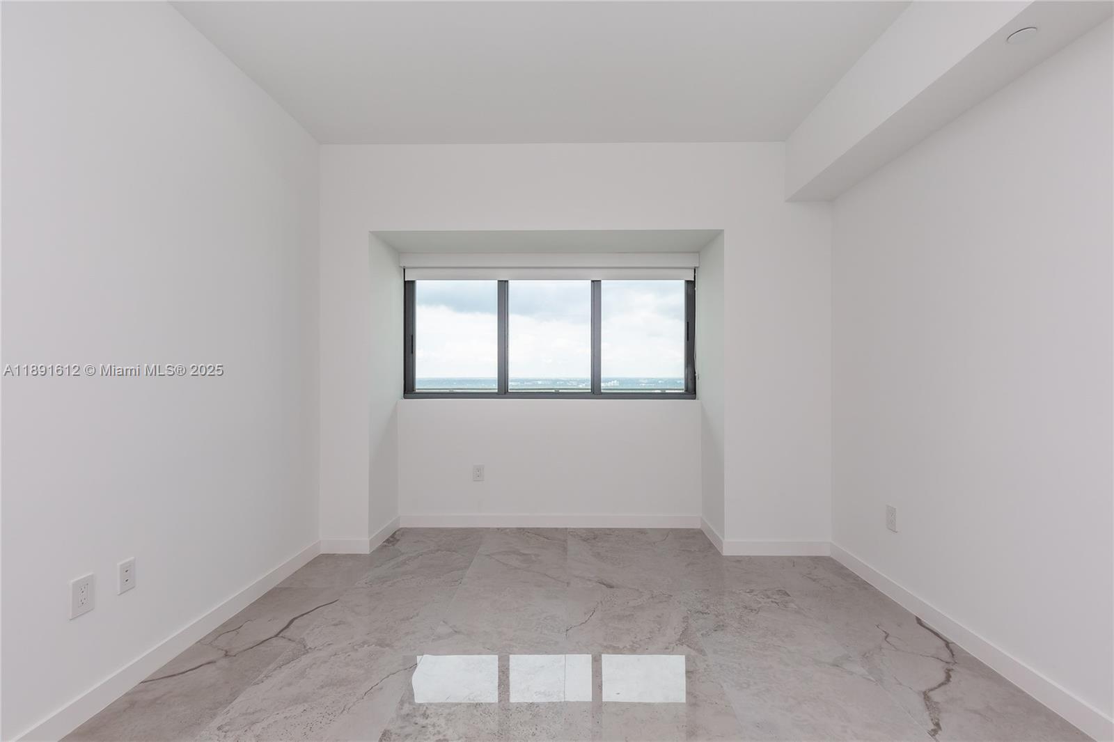 PARAISO BAY CONDO - Residential Lease