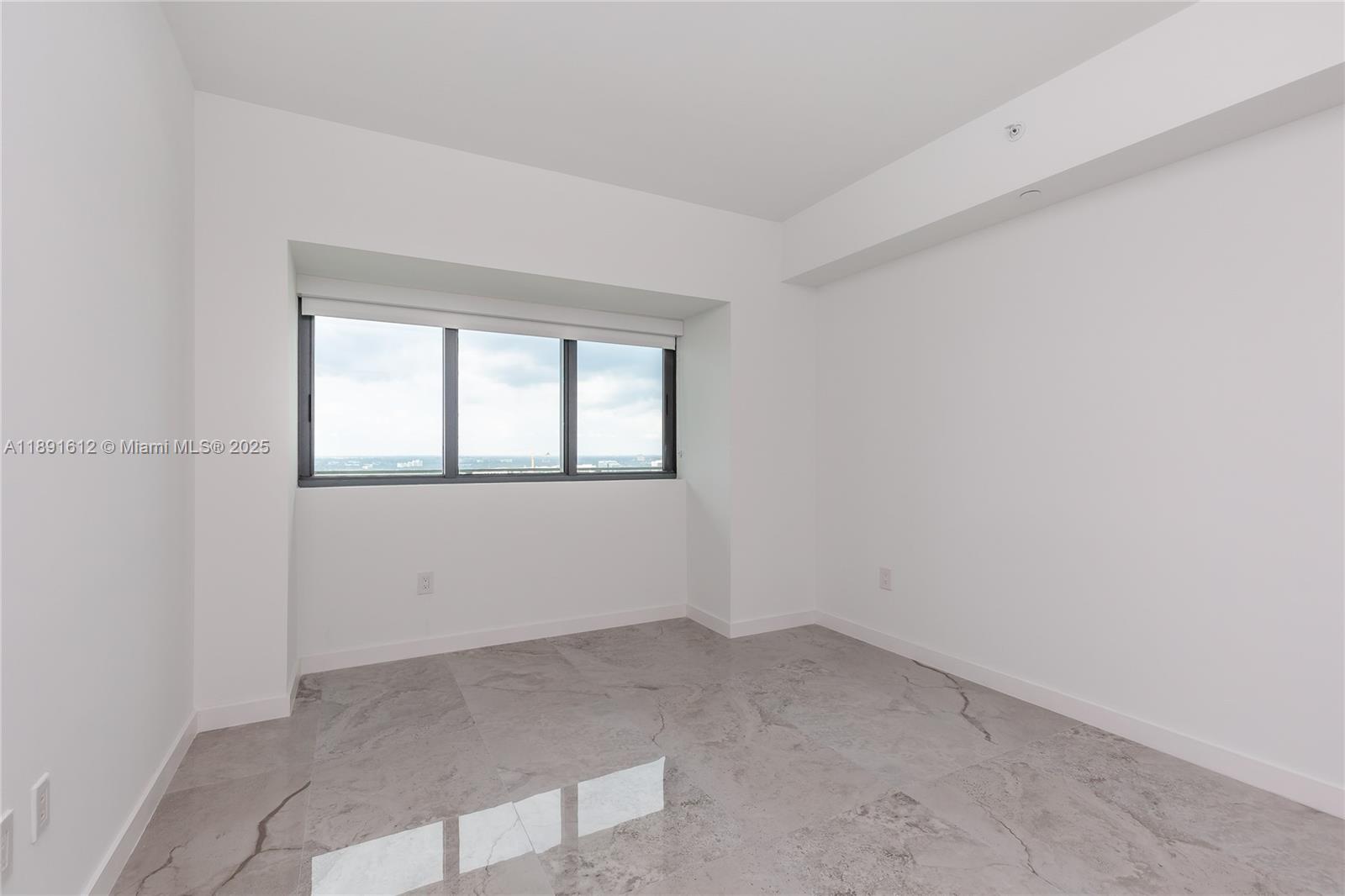 PARAISO BAY CONDO - Residential Lease