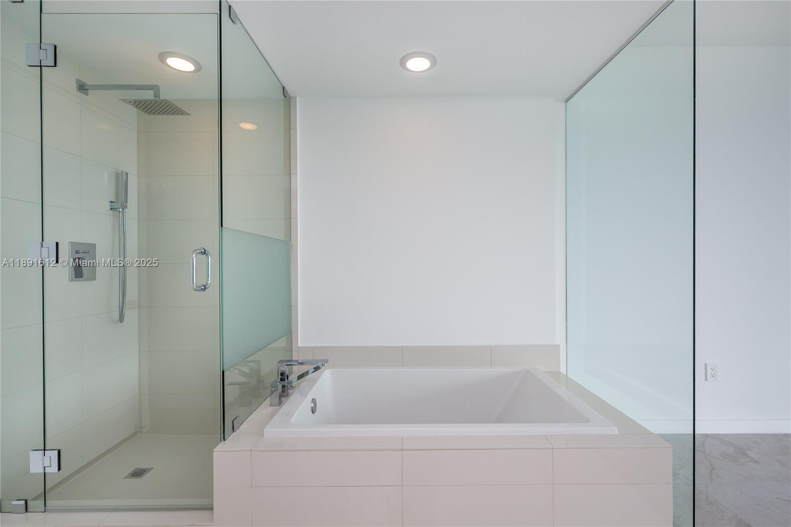 PARAISO BAY CONDO - Residential Lease