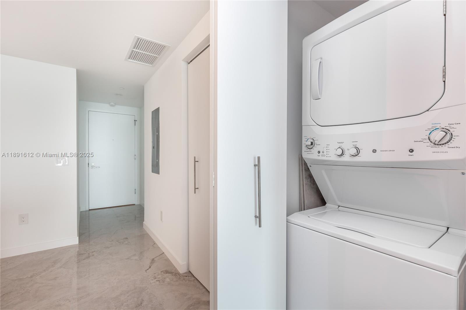 PARAISO BAY CONDO - Residential Lease