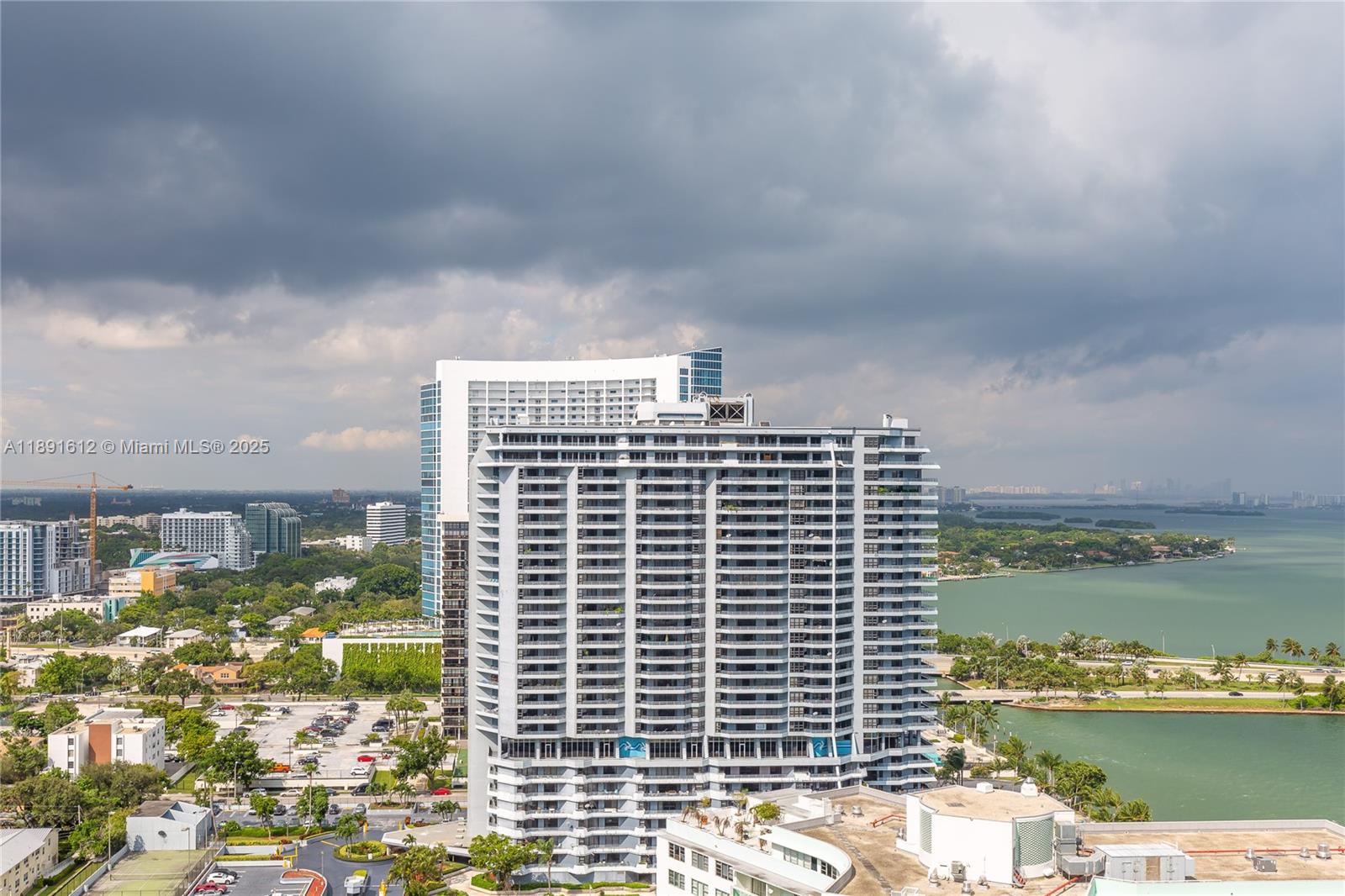 PARAISO BAY CONDO - Residential Lease