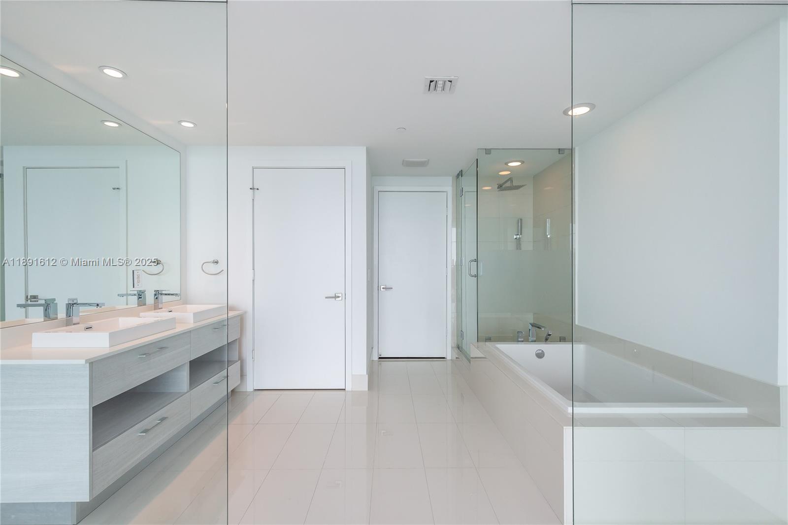 PARAISO BAY CONDO - Residential Lease
