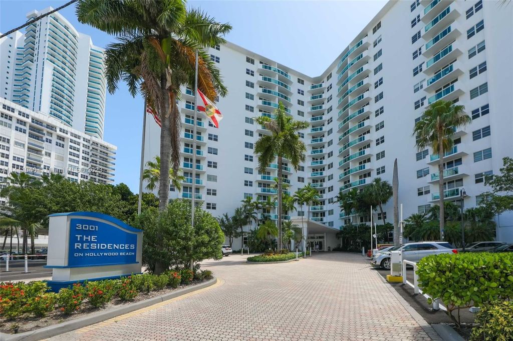 Photo of 3001 S Ocean Dr #1637, Hollywood, FL 33019 (MLS # A11441046)