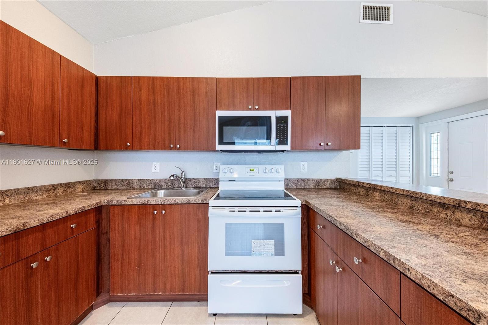 IVES ESTATES SEC 1 - Residential