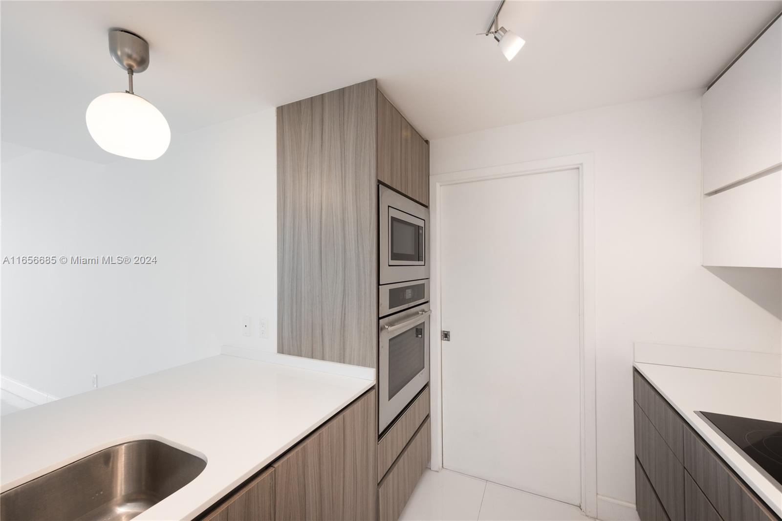 BAYHOUSE RESIDENCE - Residential Lease