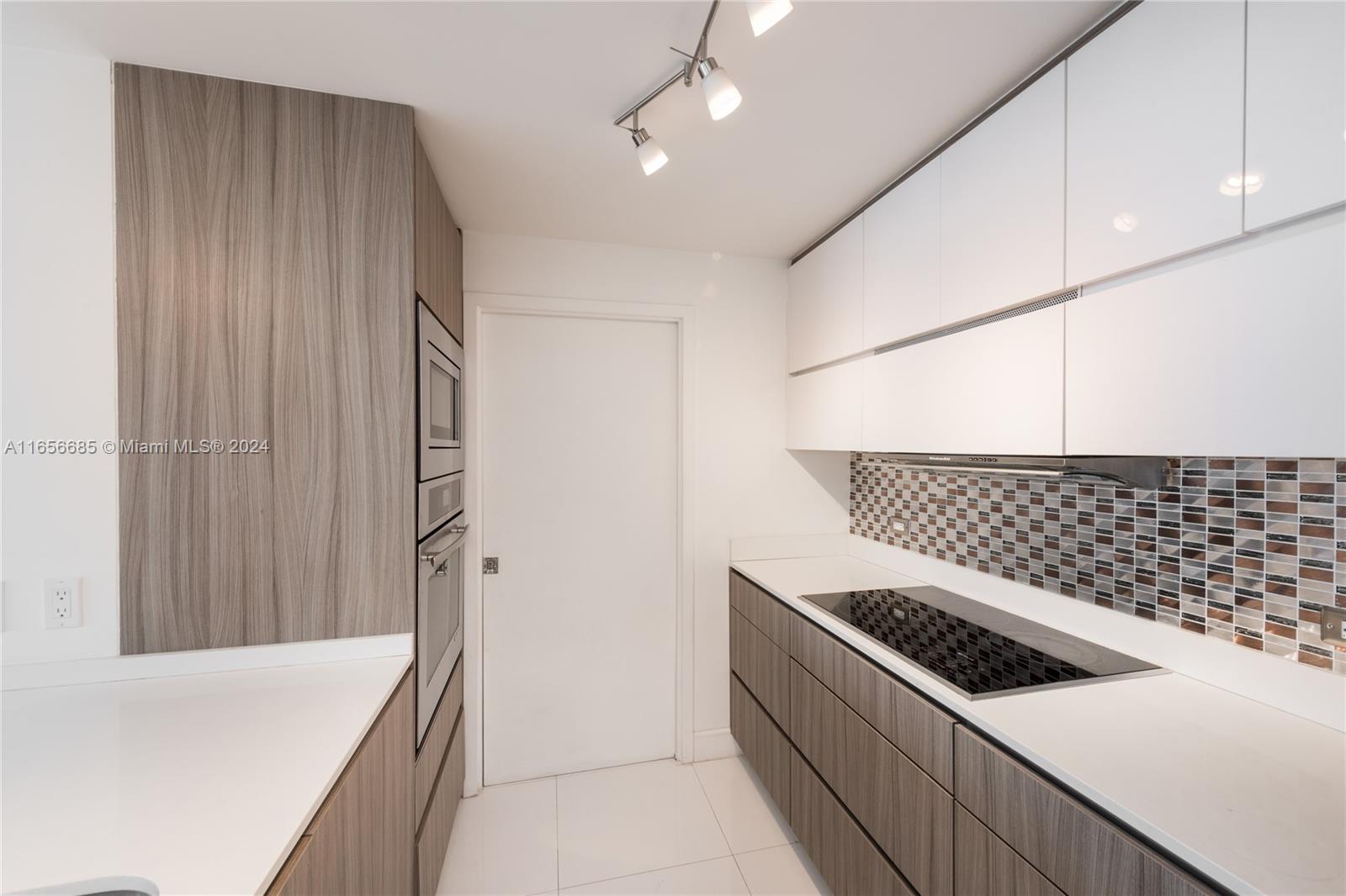BAYHOUSE RESIDENCE - Residential Lease