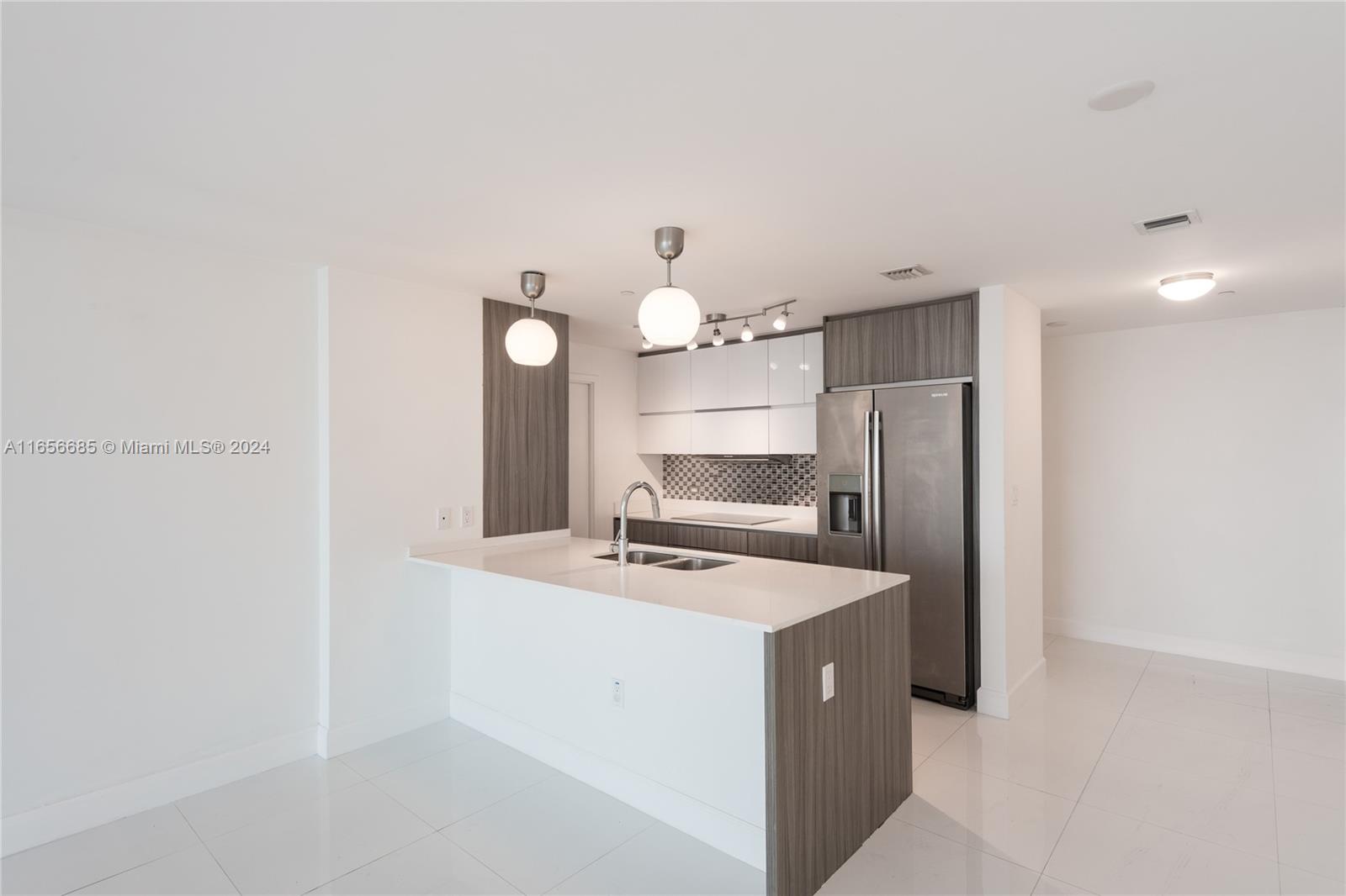BAYHOUSE RESIDENCE - Residential Lease