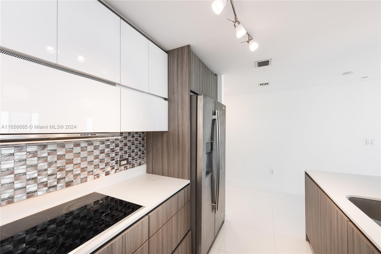 BAYHOUSE RESIDENCE - Residential Lease