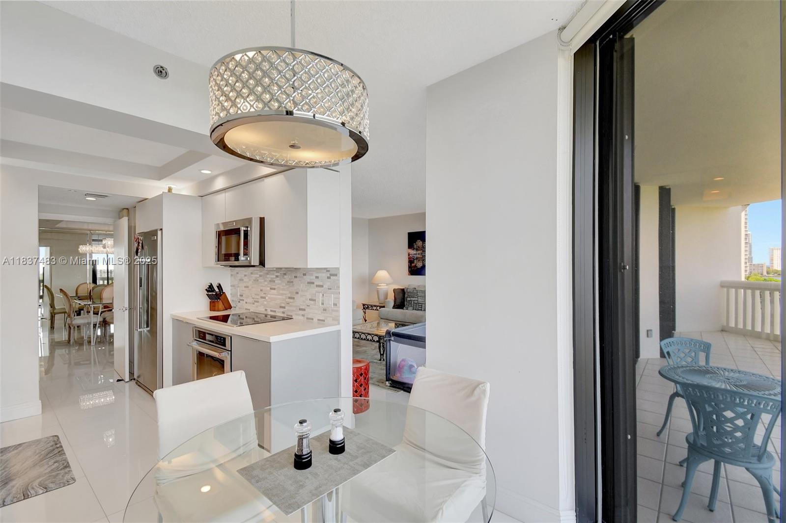 2000 ISL BLVD WILLIAMS IS - Residential Lease