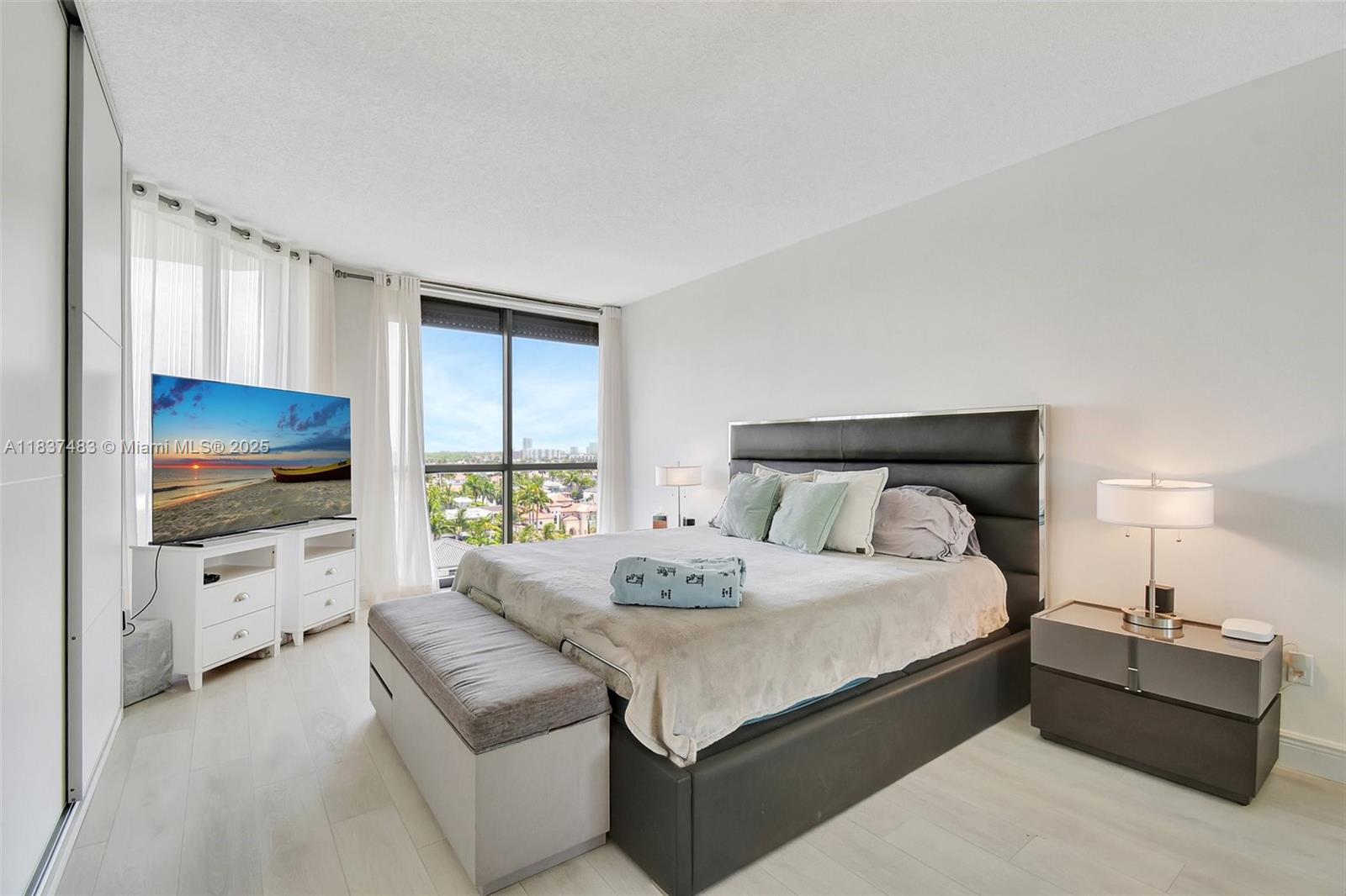 2000 ISL BLVD WILLIAMS IS - Residential Lease